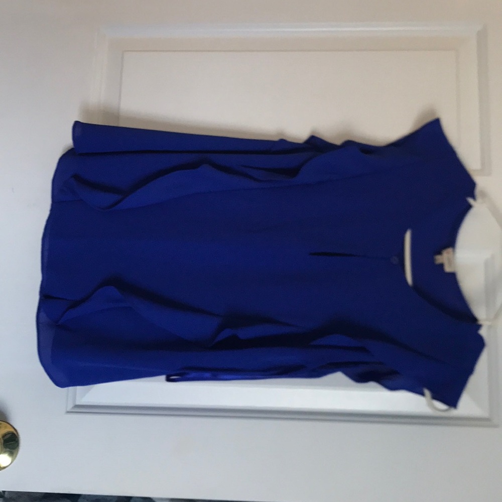 Blue wavy blouse